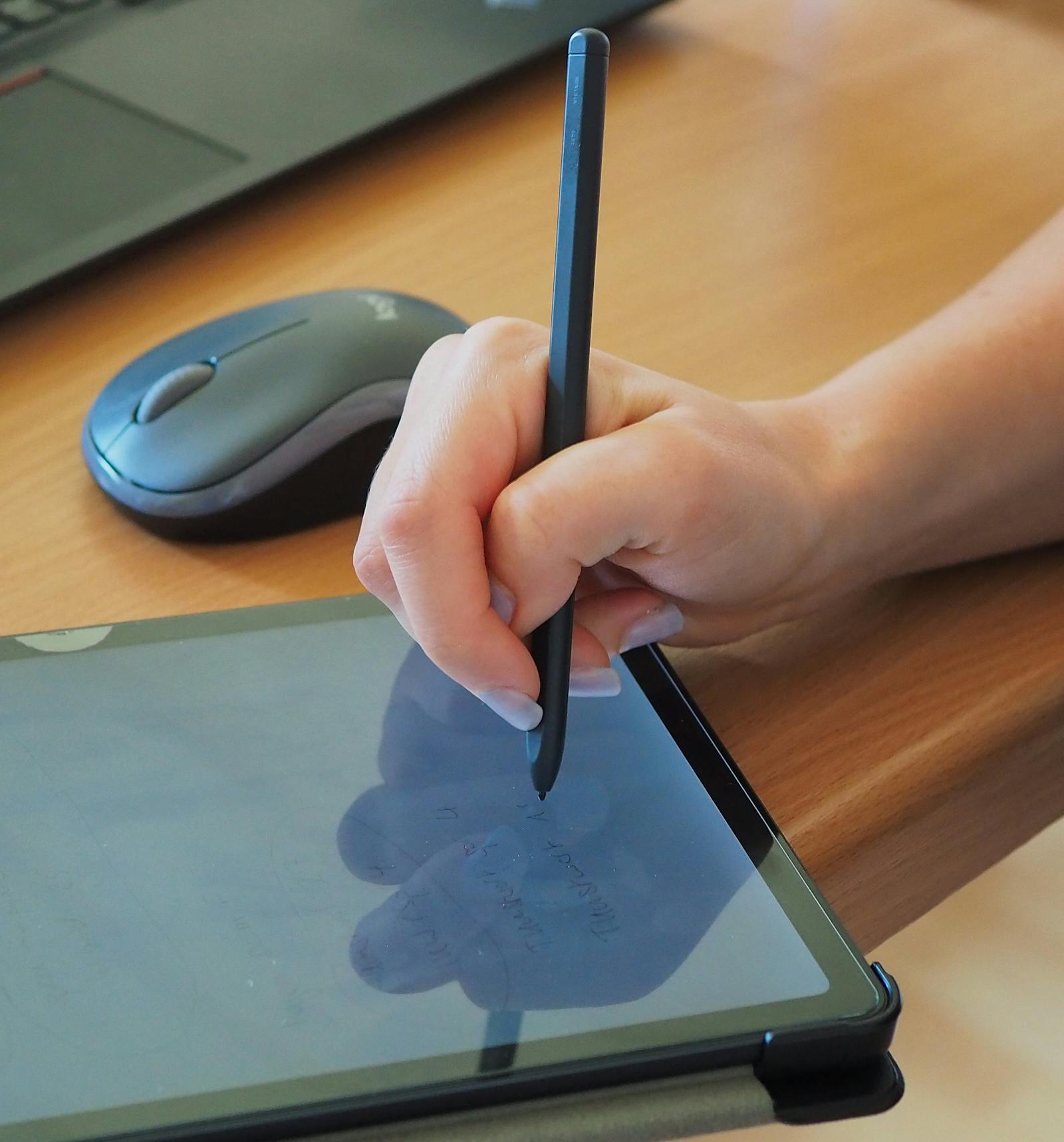 Tablet üzerinde çizim imza