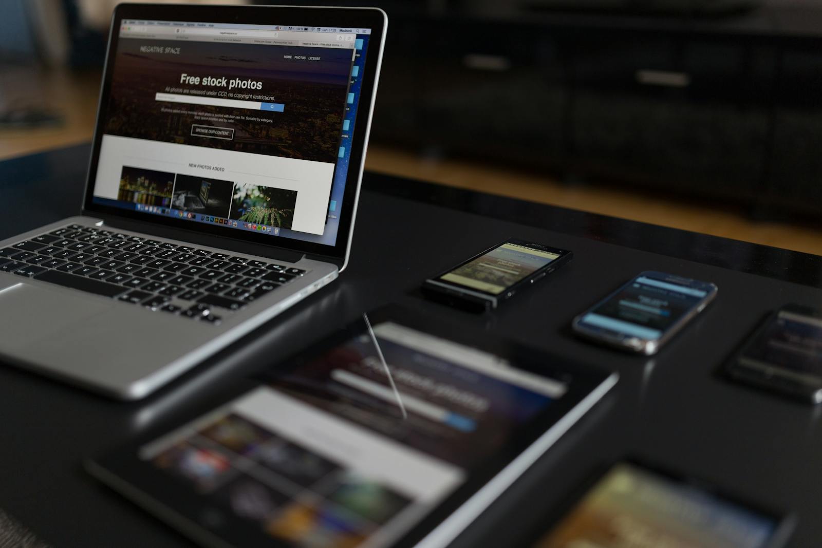 Çoklu platform dijital imza laptop tablet telefon